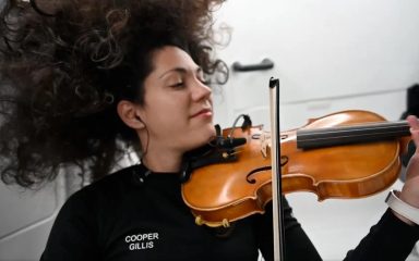 تماشا کنید: یک فضانورد آهنگ «جنگ ستارگان» ‌را در فضا نواخت - تکفارس&nbsp;